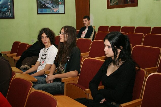 Účastníci na prednáške Petra Kulvánka