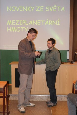 Jiří Srba(vpravo), Medziplanetárna hmota