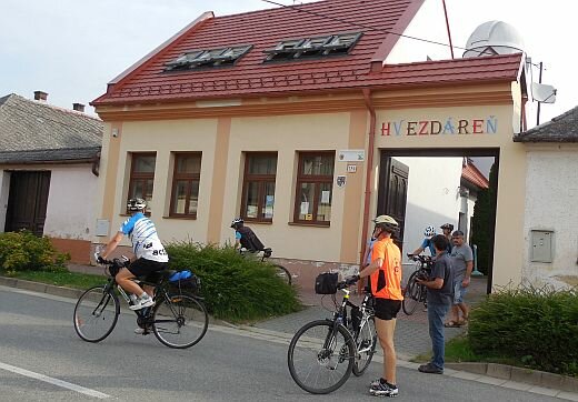 Štart od hvezdárne Medzeve