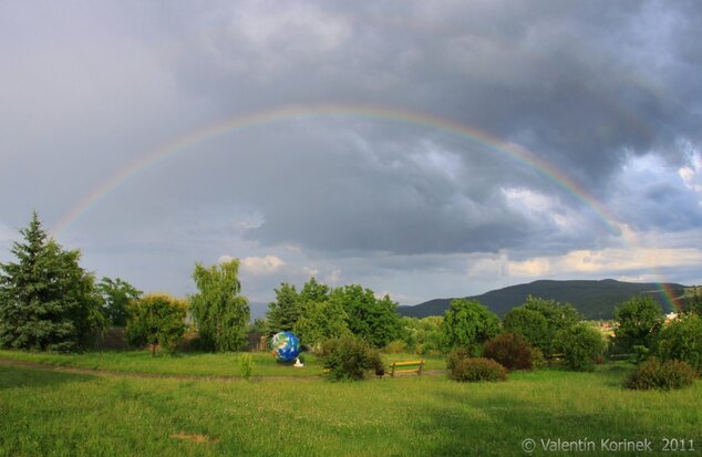 Dúha nad mestom: Canon 500D + Objektív - Fish_eye EF 15mm 1.28 + Tmavomodrý filter 82 AP CS3